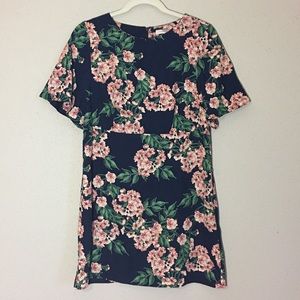 NWT Spring Floral Mini Dress w/ Fluttered Sleeves